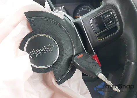 2016 Jeep Patriot Latitude z USA, uszkodzony, nr VIN 1C4NJRFB4GD645771